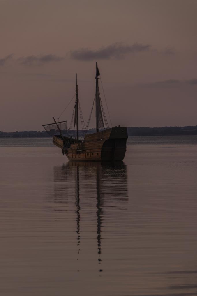 Einsame Kogge auf dem Jasmunder Bodden