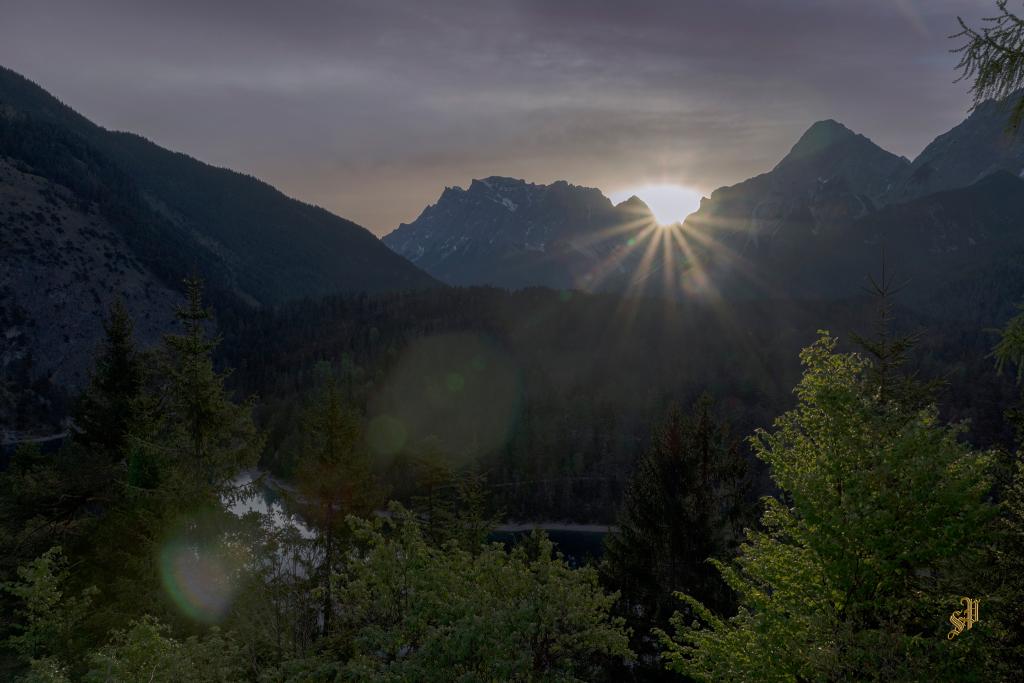 Sonnenaufgang am Wetterstein in Biberwier