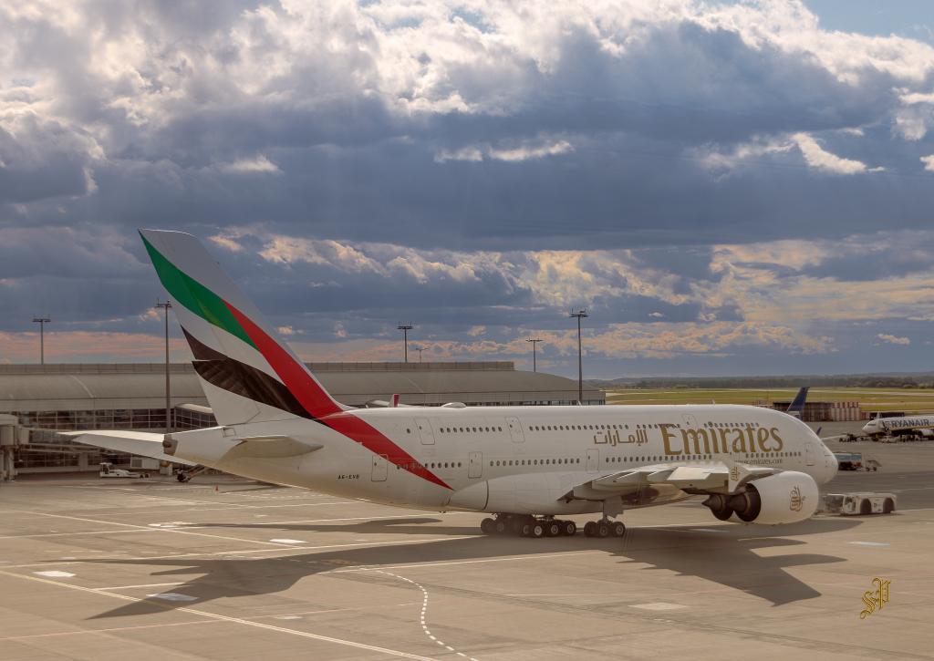 Airbus „A380 A6-EVB“ Emirates-Flug EK140 auf dem Weg zur Rollbahn